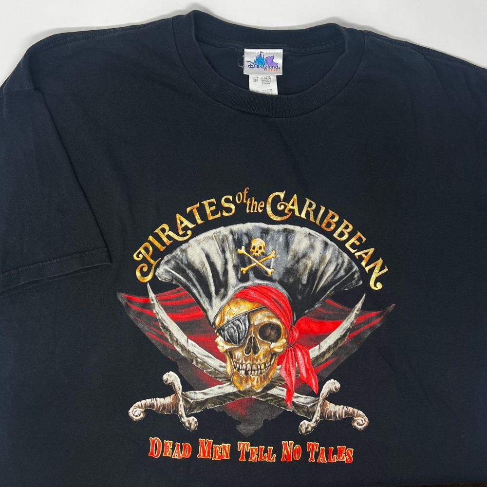 Vintage Disneyland Resort Pirates of the Caribbean Dead Men Tell No Tales 2XL